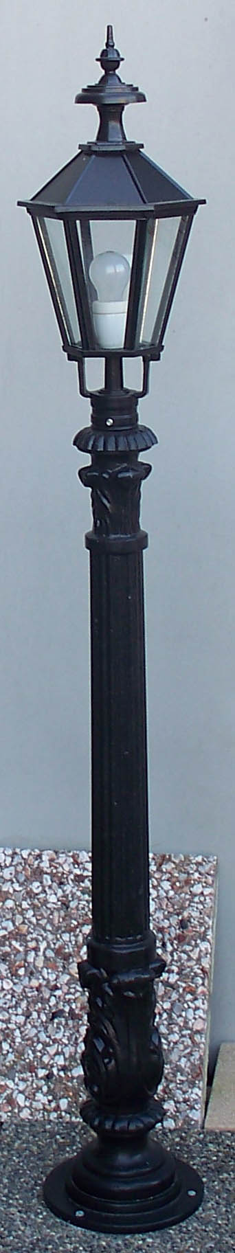 No 7 pole with small 6 sided head